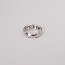 Load image into Gallery viewer, 18K White Gold HPHT Blue and White Diamond w/ Green Enamel Flower Band Ring