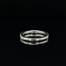 Load image into Gallery viewer, 14K White Gold .25ctw Round Cut Diamond Band