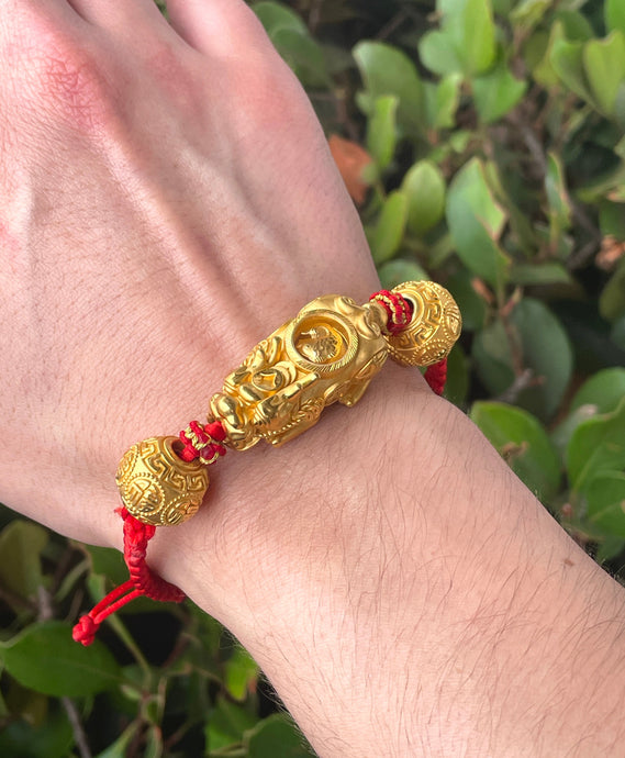 24K Pure Gold Foo Dog and Bead Red String Bracelet