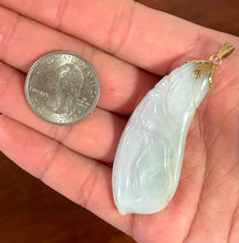 Load image into Gallery viewer, 14K Yellow Gold Carved Jadeite Gourd Pendant