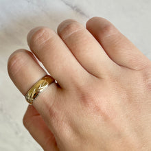 Load image into Gallery viewer, Vintage 14K Two-Tone Gold 1961 Arrow Band Ring