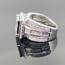 Load image into Gallery viewer, 10k White Gold Natural Diamond Engagement Ring