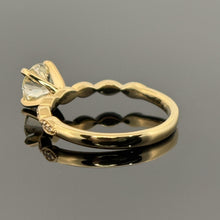 Load image into Gallery viewer, 18K Yellow Gold 1.05 Ct Diamond Engagement Ring