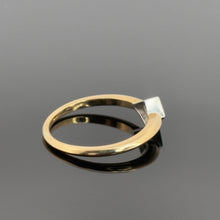 Load image into Gallery viewer, 18K Gold Kite-Set Princess Diamond Solitaire Ring