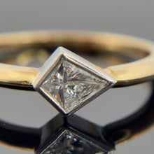 Load image into Gallery viewer, 18K Gold Kite-Set Princess Diamond Solitaire Ring