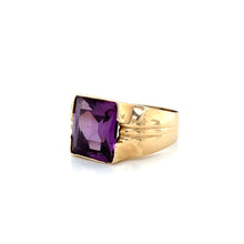 Load image into Gallery viewer, Vintage 14K Yellow Gold Synthetic Color Change Sapphire Unisex Ring