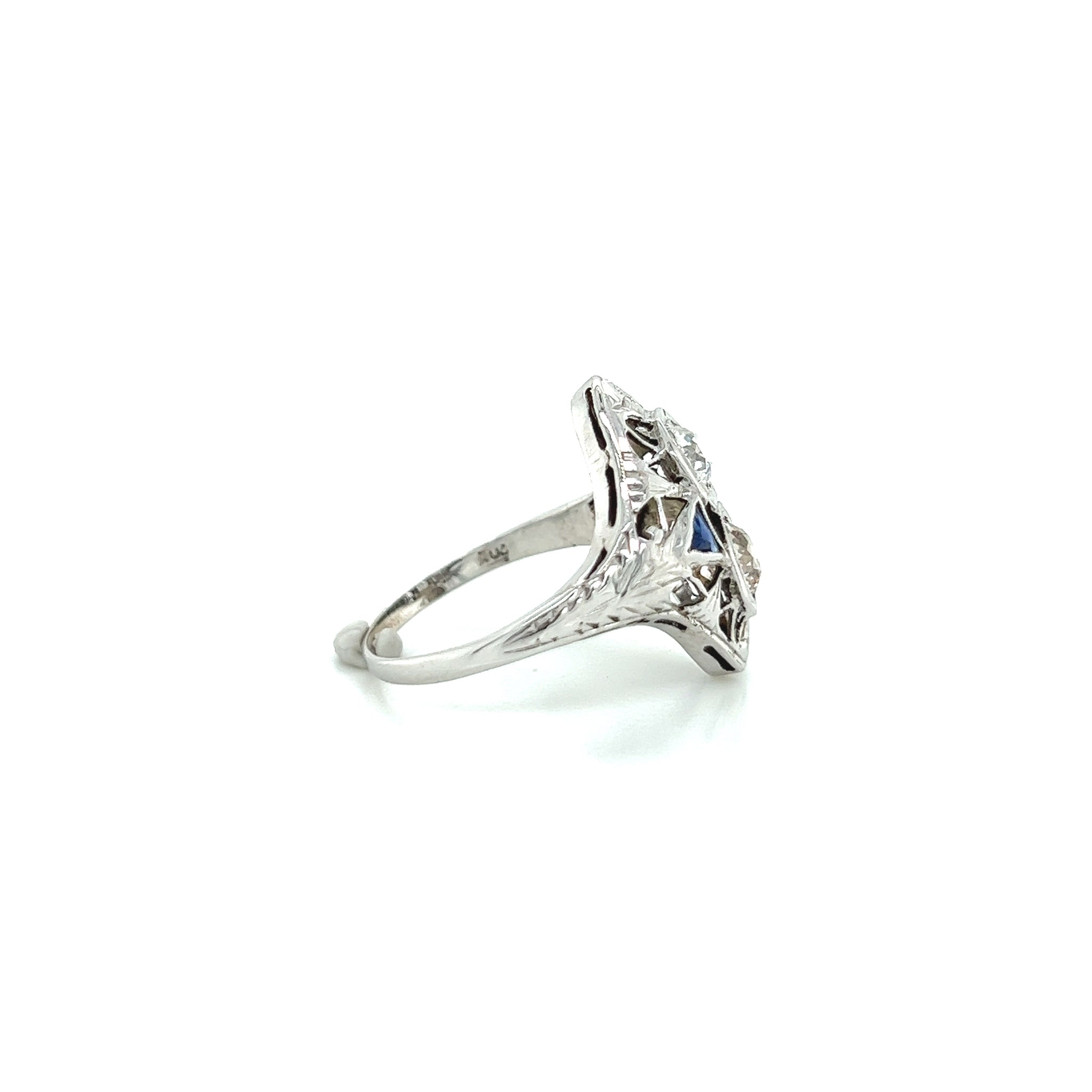 Ring in 18K (750) white gold, set with calibrated diamon…
