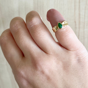 Vintage 18K Yellow Gold Imperial Pear Cut Jade Ring