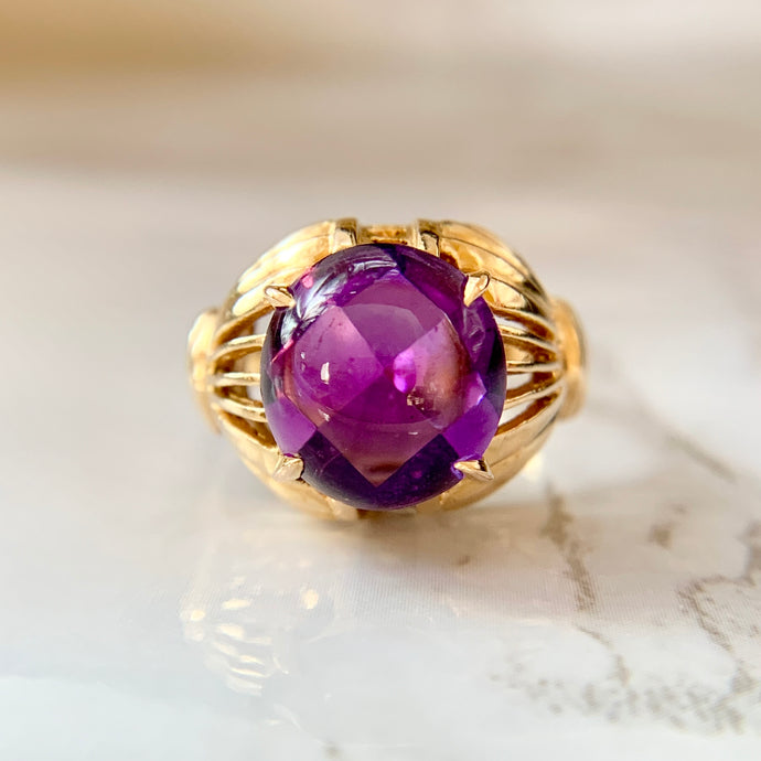 Art Deco 18K Yellow Gold Large Amethyst Cabochon Domed Ring