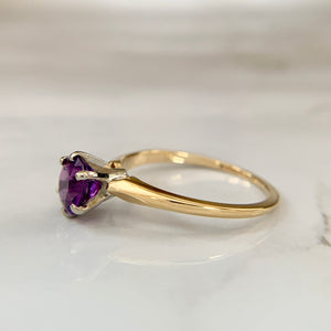 Vintage 18K Yellow Gold Round Cut Amethyst Solitaire Ring