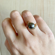 Load image into Gallery viewer, 14k Yellow Gold Tahitian Pearl and White Topaz Ring