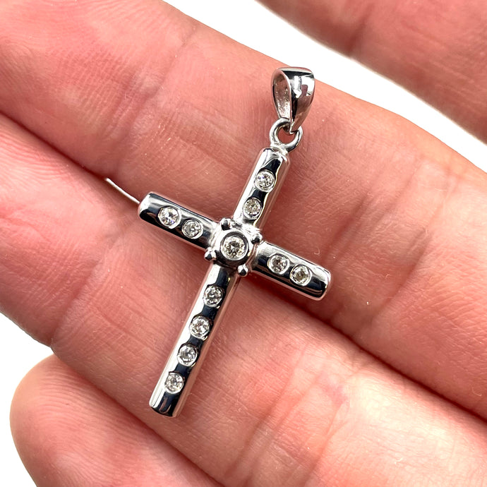 18K White Gold .15ctw Flush Set Diamond Cross Pendant